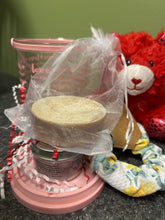 Load image into Gallery viewer, V-day Container with Lotion Bar
