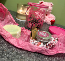 Load image into Gallery viewer, V-day Container with Lotion Bar
